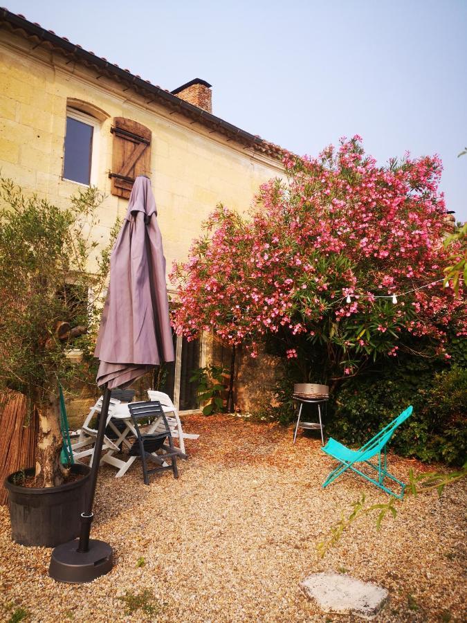 Maison De Campagne Proche Libourne Saint-Denis-de-Pile Exteriör bild